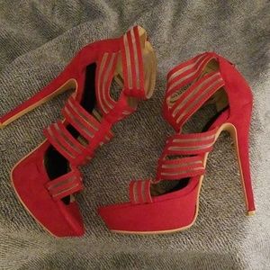 🔥Red Hot Heels🔥